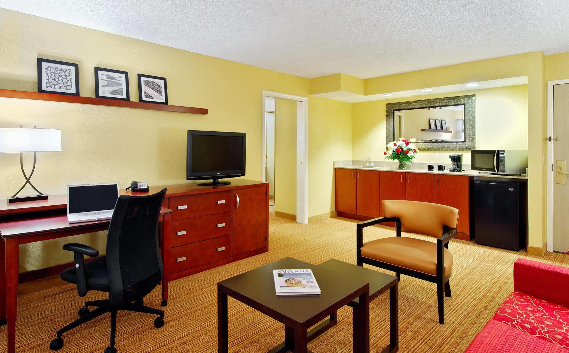 Hotel Courtyard Sarasota Bradenton Airport Exterior foto